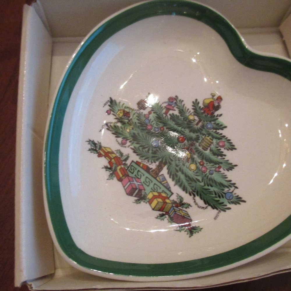 Spode Christmas Tree Heart shaped trinket dish 4" in box
